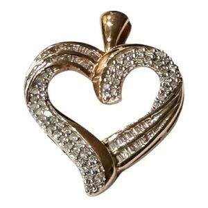 10K Rose Gold Diamond Heart Pendant 💎